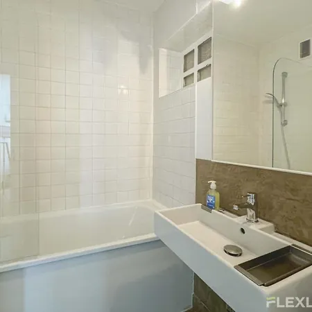 Flexliving - Whole Flat - Friant *