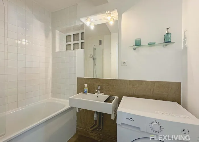 Flexliving - Whole Flat - Friant *